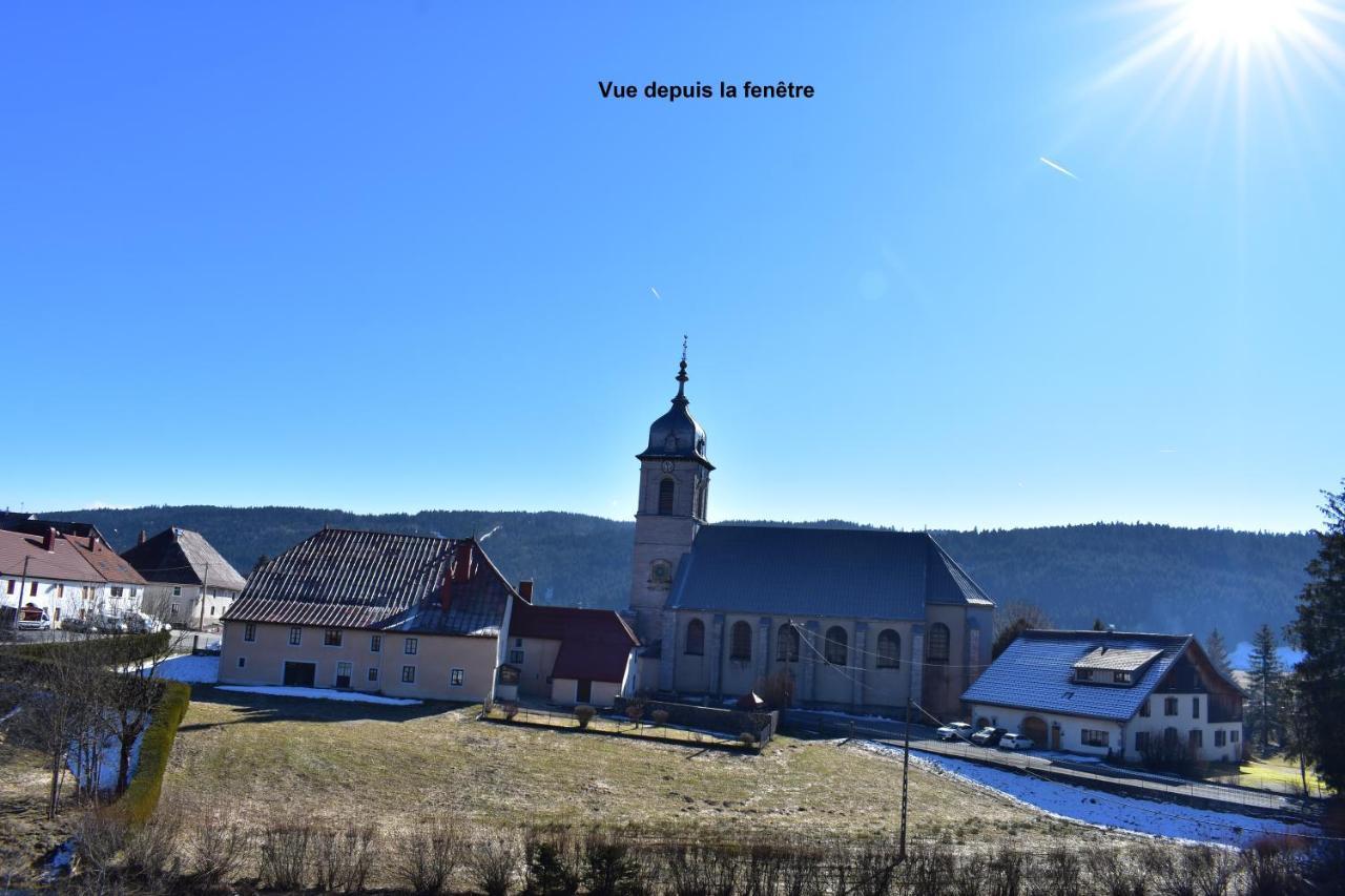 Charmant Studio, Le Petit Gris Des Montagnes Mouthe Buitenkant foto